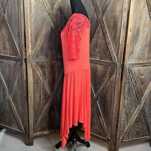 Plus size Dresses  - Picture 3 of 7